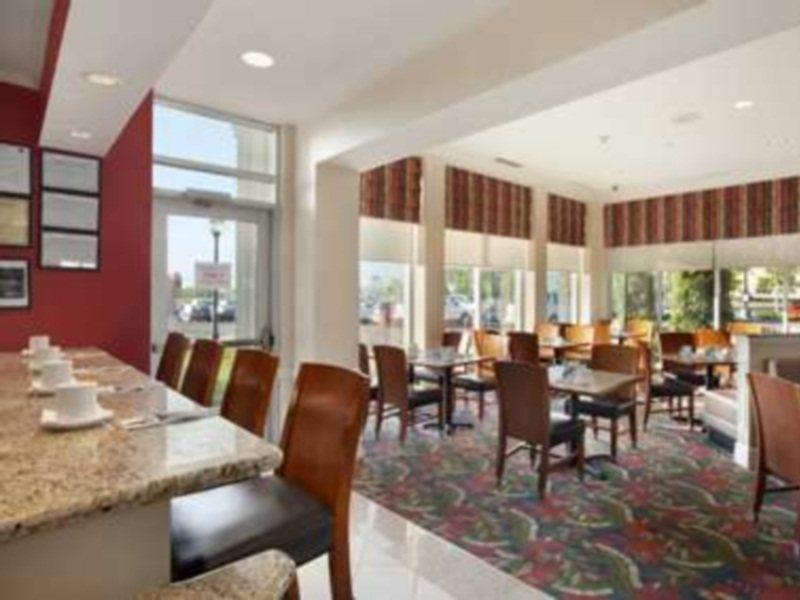 Hilton Garden Inn West Edmonton Exterior foto